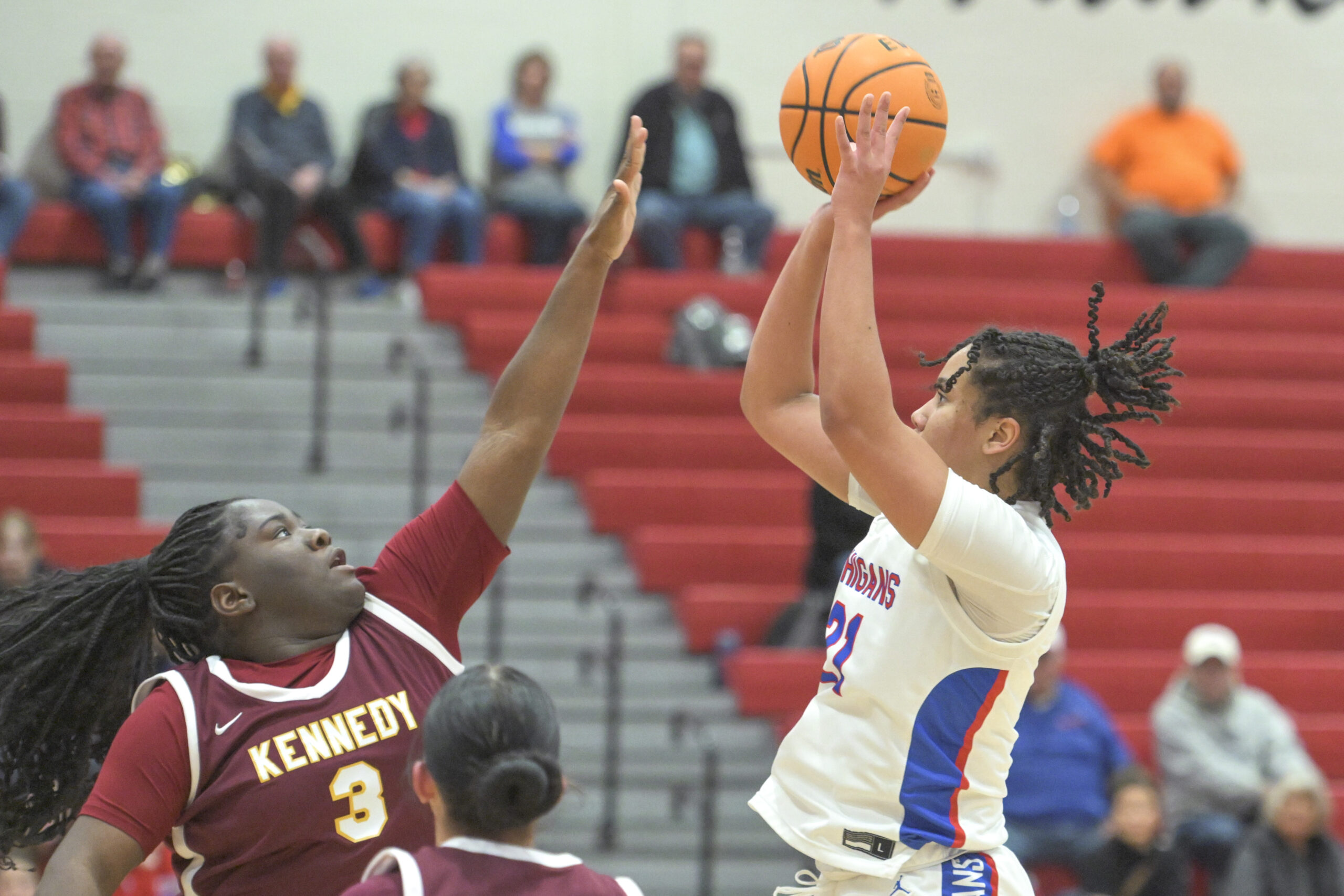 Mohigans win battle over Pa. state champ Kennedy Catholic, 47-41